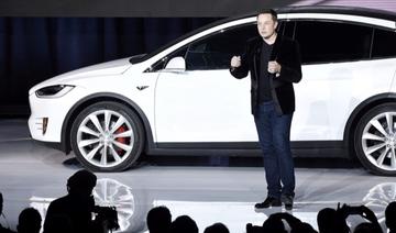 Entre des ventes incertaines et un patron distrait, Tesla souffre à Wall Street