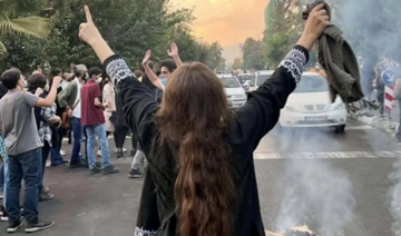 Iran: Les manifestantes «visées au niveau de la poitrine et des organes génitaux» par les forces de l’ordre 