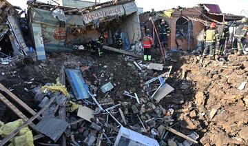 Ukraine: deux morts dans un bombardement sur un marché, combats dans l'est