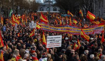 Espagne: grosse manifestation contre le gouvernement de gauche sur la question catalane 