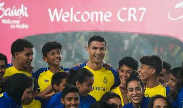 Des supporters fous de joie accueillent Ronaldo à Al-Nassr