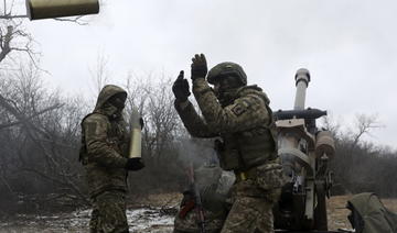 Un nouveau monde, entre armes et décombres