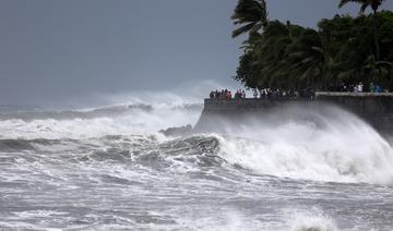 L'île de la Réunion menacée par un cyclone très intense