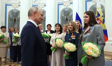 Ukraine: Pour le 8 mars, Poutine célèbre les femmes au service de la Russie