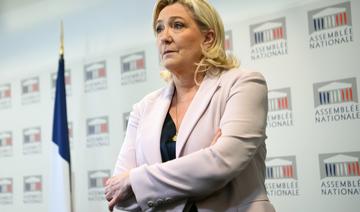 Devant la crise, Le Pen fait le service minimum mais espère des dividendes