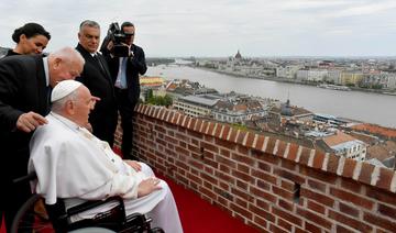 Migrants: en Hongrie, le Pape met en garde contre la tendance au «repli»