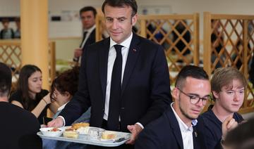 «Hé les gars!» : Macron en opération reconquête des Français