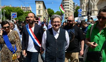 Mélenchon défend la Nupes tout en reconnaissant des difficultés