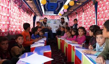 En Syrie, des cars transformés en salles de classe après le séisme 