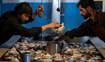 En Afghanistan, les théières exhalent les saveurs du mouton