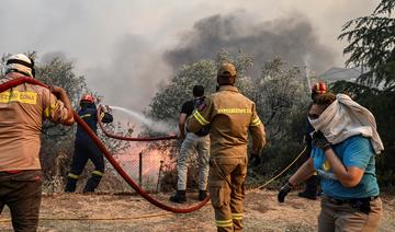 Grèce: les feux de forêt font rage, un mort dans le centre du pays