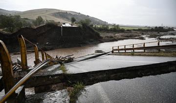 Inondations en Grèce: opération de sauvetage d'habitants bloqués dans leurs villages