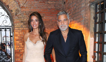 Amal Clooney fait tourner les têtes à Venise