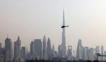 Emirats: Un pilote mort et un autre porté disparu dans le crash d'un hélicoptère