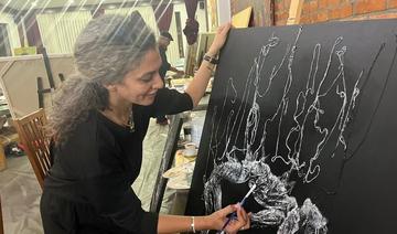 Une artiste saoudienne exprime sa foi et sa culture lors d'une exposition au Kosovo