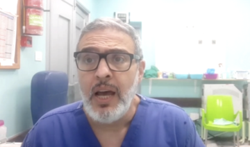 Un chirurgien britannique traitant des patients à Gaza affirme que la police de Londres a harcelé sa famille