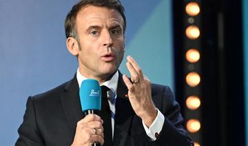 Macron retrouve les chefs de partis à Saint-Denis, la moitié de l'opposition absente 