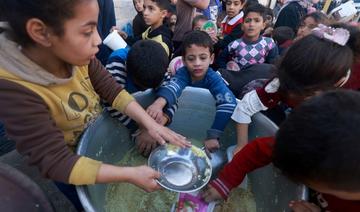 A Gaza, restaurer d'antiques réchauds en laiton pour la cuisine
