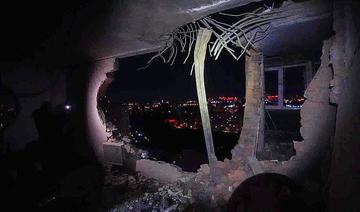 Un immeuble résidentiel à Kiev touché par un drone russe, deux blessés