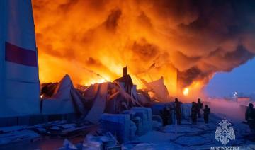 Russie: Un entrepôt dévasté par un grand incendie