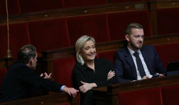 «Ferme-la!» : Le Pen critiquée pour avoir invectivé une ex-ministre à l'Assemblée 