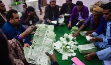 Le Pakistan a voté pour des élections contestées et sans internet mobile