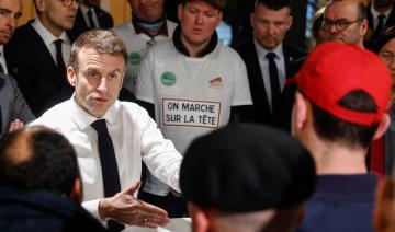 Des propos rapportés de Macron sur les «smicards» font polémique, l'Elysée dément