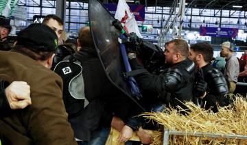 Entre heurts et annonces, journée chaotique pour Macron au Salon de l'agriculture