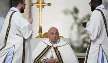 Le pape préside la messe de Pâques malgré sa santé chancelante
