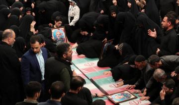 Iran: des milliers de personnes rendent hommage aux militaires tués à Damas