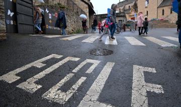 Ecole: le public dans la rue, les finances du privé dans le viseur de députés