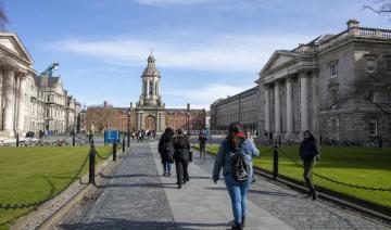 Dublin: des étudiants campent sur le campus du Trinity College contre la guerre à Gaza