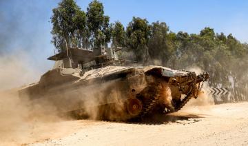 Bombardements sur la bande de Gaza, des milliers de Palestiniens fuient dans le sud