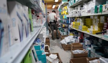 Pendant les JO, les douaniers parisiens partent à la chasse aux contrefaçons