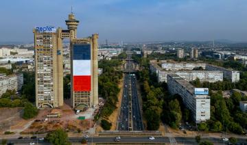 Macron se rend en Serbie, vente de Rafale et "arrimage à l'UE" au menu