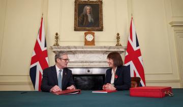 Royaume-Uni: le gouvernement travailliste sur une ligne de crête avec son premier budget