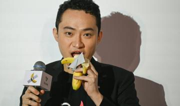 Il mange la banane... qu'il a achetée 6 millions d'euros