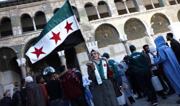 Syrie: des milliers de Syriens dans les rues pour fêter «la victoire de la révolution»