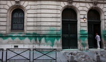 Vandalisme à Paris : l'ambassade d'Israël évoque un contexte de « discorde » entre la France et Israël