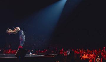 « I like it hot ! » : J. Lo fait sensation à Abou Dhabi