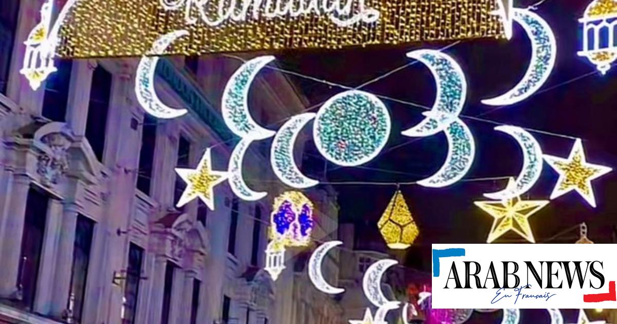 Londra è tutta illuminata dalle decorazioni del Ramadan