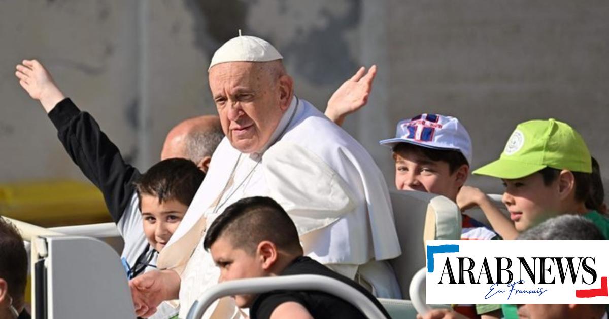 El Papa está bien pero no celebrará públicamente el rezo del Ángelus del domingo