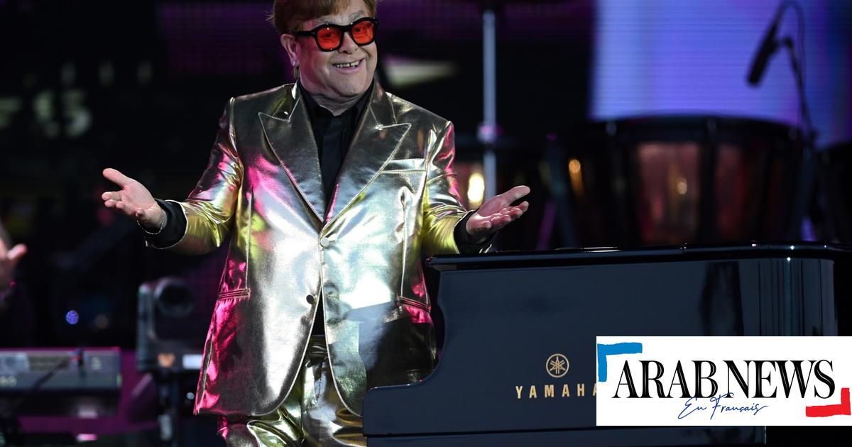 Cyrkonie i neony na ostatnim koncercie Farewell Tour Eltona Johna