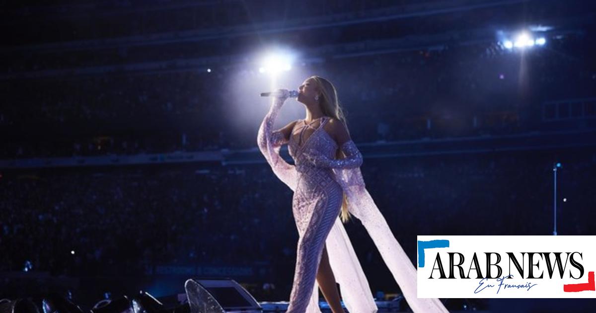 Beyoncé brille de mille feux dans une création rose signée Georges ...