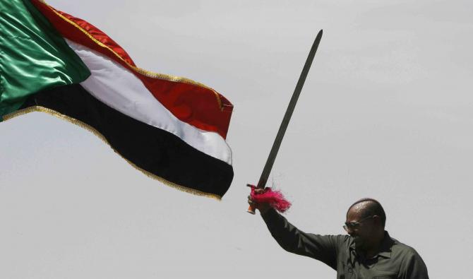 Le procès d'el-Béchir et 27 autres personnes s’était ouvert à Khartoun en début de semaine (Photo: Khaled DESOUKI/AFP, archives)