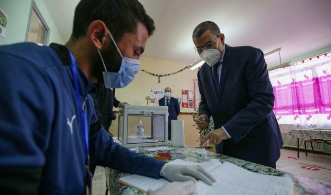 Les Algeriens Votent Au Compte Gouttes Pour Le Changement Arabnews Fr