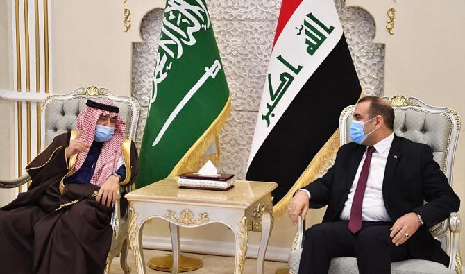 Au cours de la visite, la délégation s'entretiendra avec des responsables irakiens dans le cadre du Conseil de coordination saoudien-irakien et du Comité économique, commercial, d'investissement, de développement et de secours commun. (SPA).