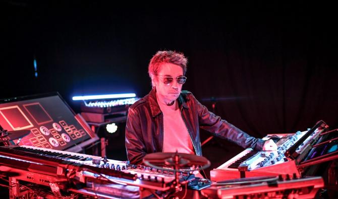 Jean Michel Jarre Live In Notre Dame Jean-Michel Jarre dans Notre-Dame en images de synthèse | Arabnews fr