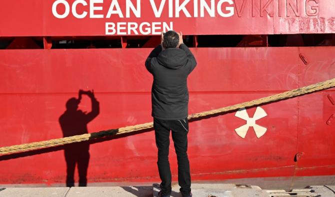 L'Ocean Viking avait repris la mer depuis Marseille le 11 janvier après avoir été bloqué cinq mois en Italie où les autorités lui ont imposé des travaux à bord (Photo, AFP).