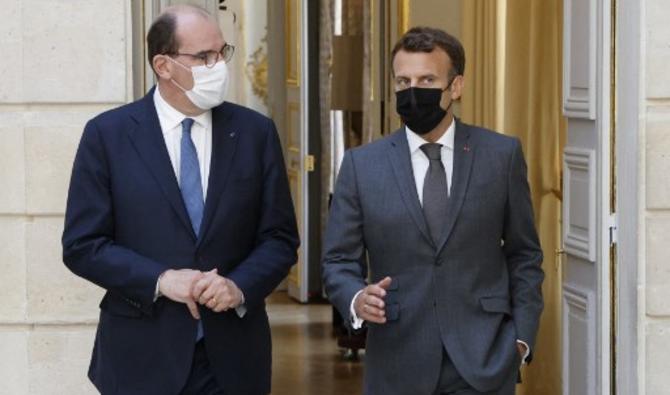 Le président français Emmanuel Macron s'entretient avec le Premier ministre français Jean Castex, au palais présidentiel de l'Élysée à Paris, le 9 juin 2021 (Photo, AFP)